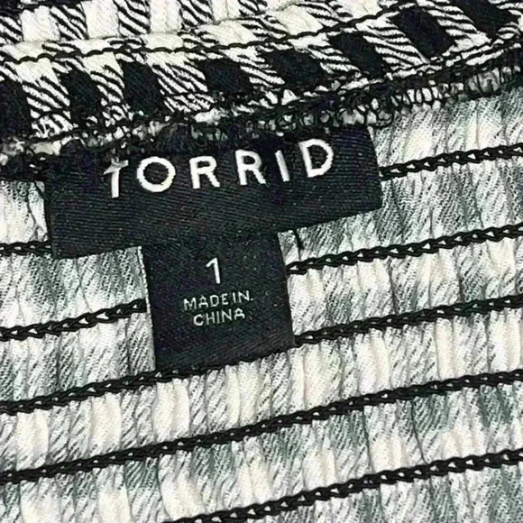 Torrid black and white gingham top  off the shoulder size 1X - Picture 6 of 7